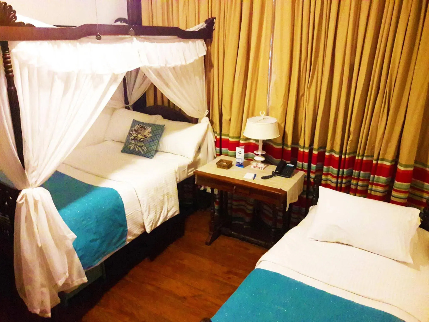 Paradores Del Castillo