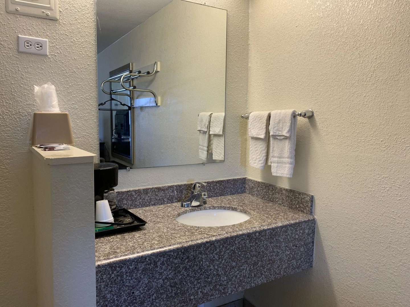 American Inn And Suites