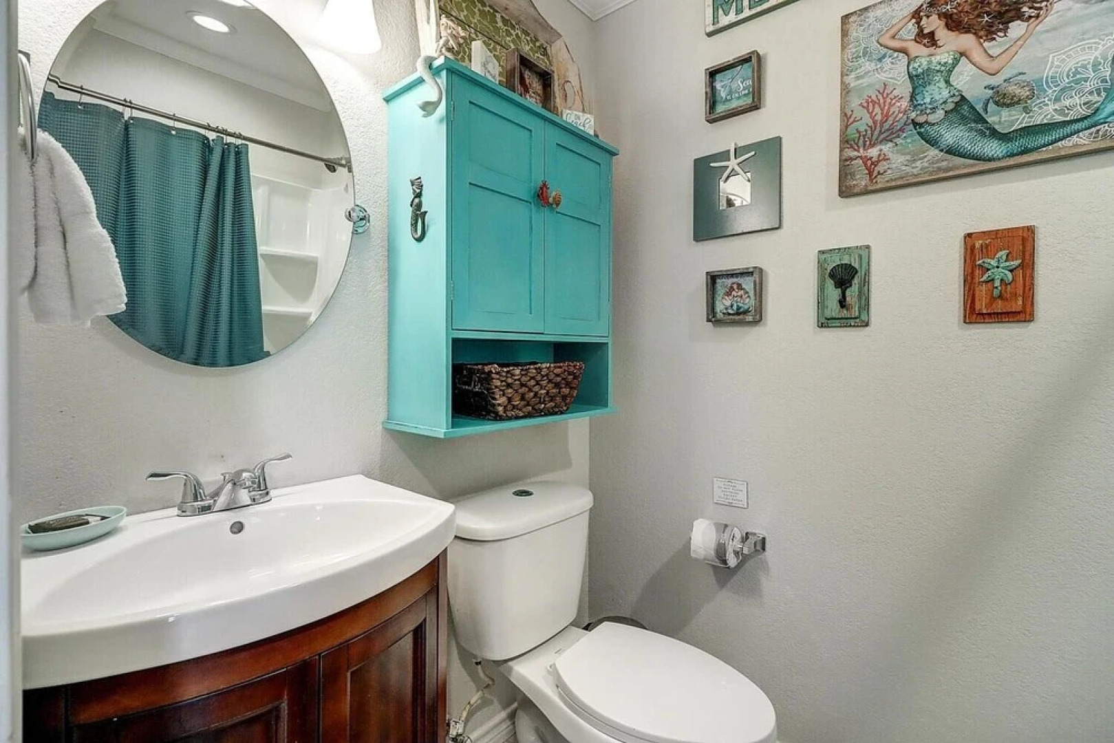 Flamingo Flats 3 Bedroom Home by RedAwning