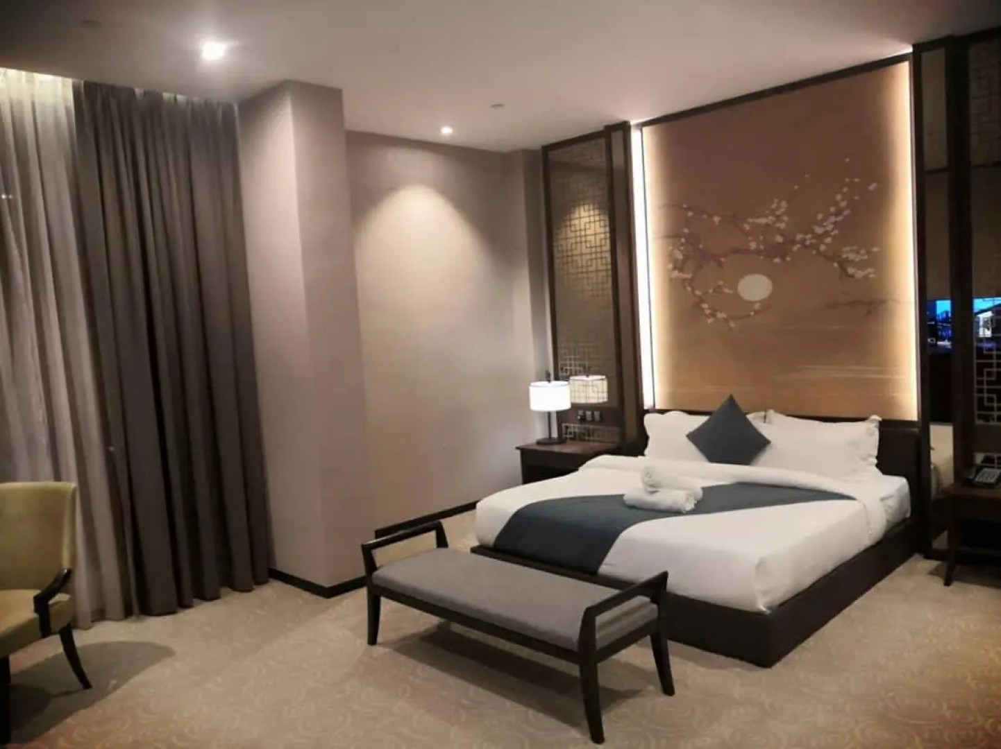 Vangohh Eminent Hotel & Spa