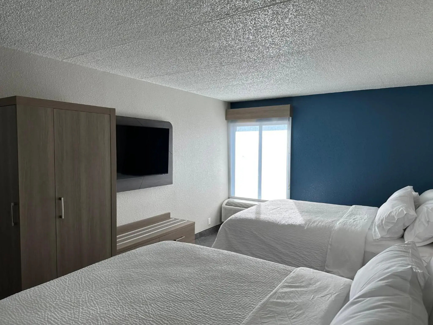 Holiday Inn Express & Suites Eden Prairie – Minneapolis by IHG