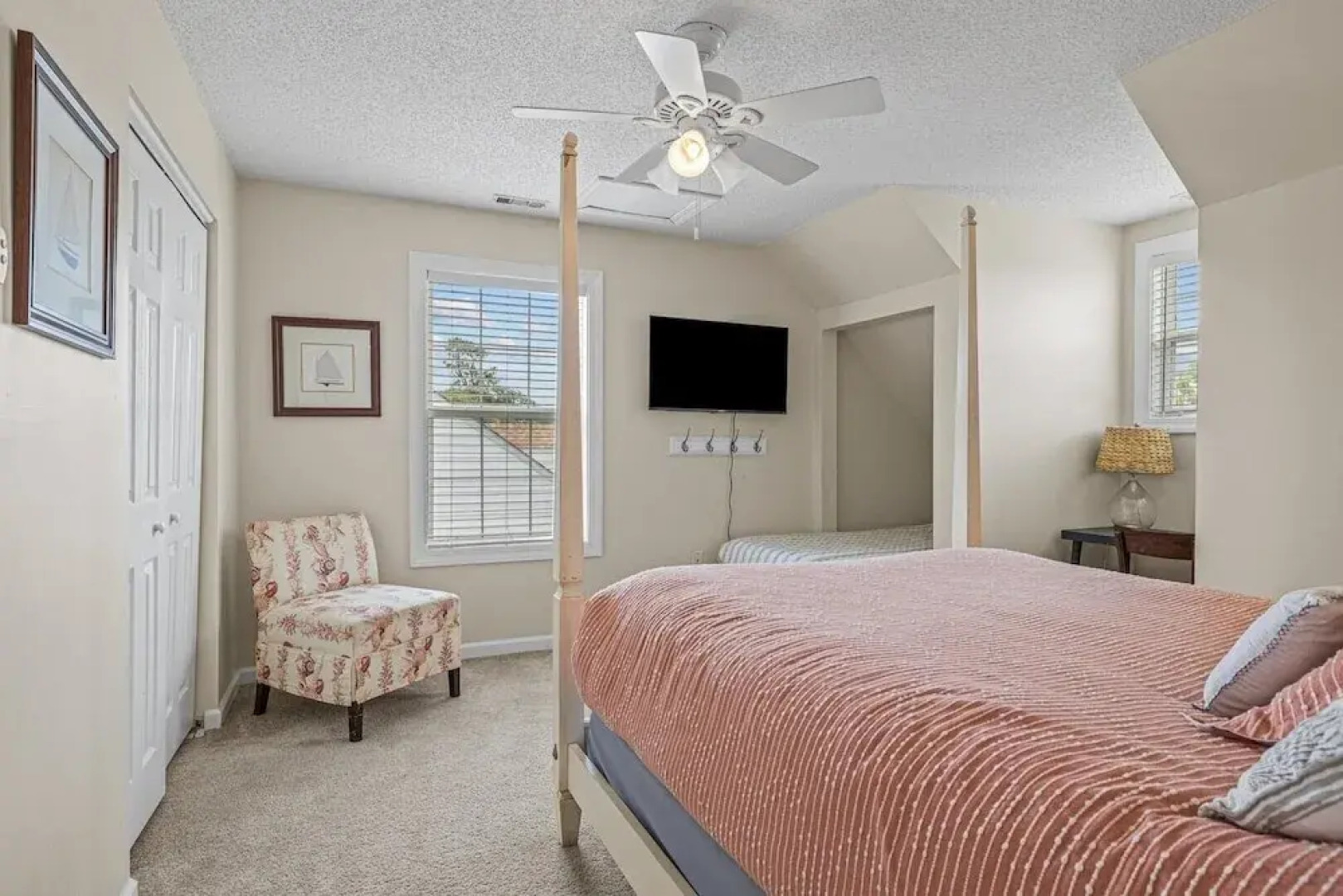 High Tider 3 Bedroom Home by RedAwning