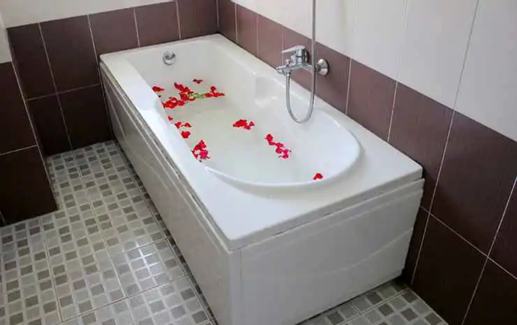 Khách sạn Huỳnh Tấn 2