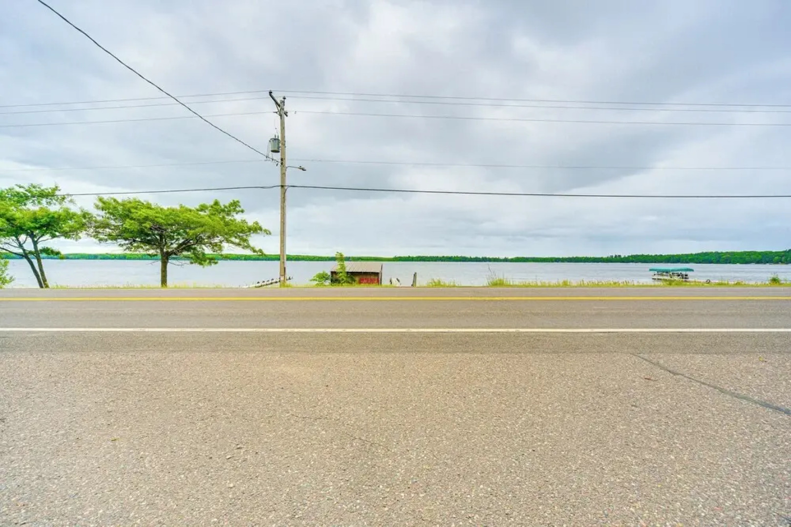 Wisconsin Lakeside Cottage w/ Deck, Views