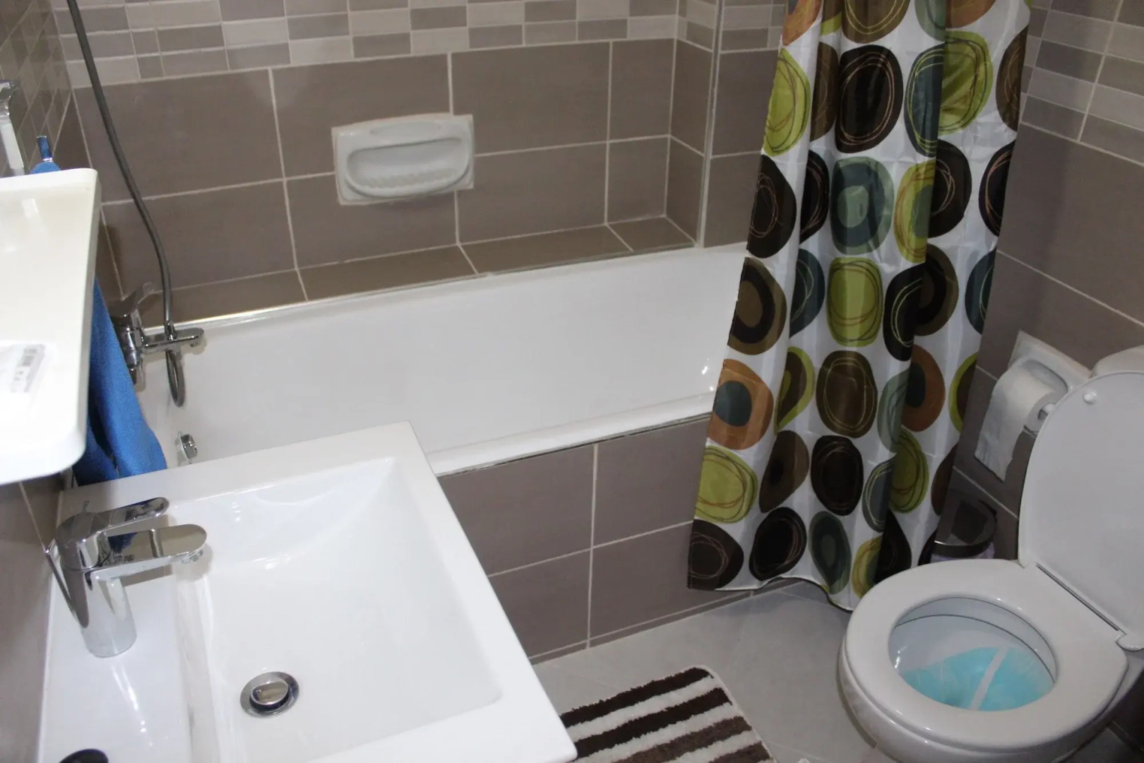 Petsas Apartments & Tavern