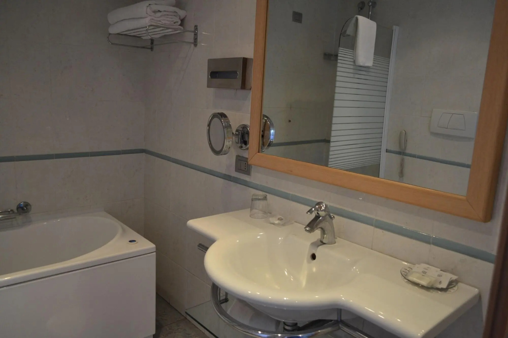 Marina Palace Hotel & Congress Hall