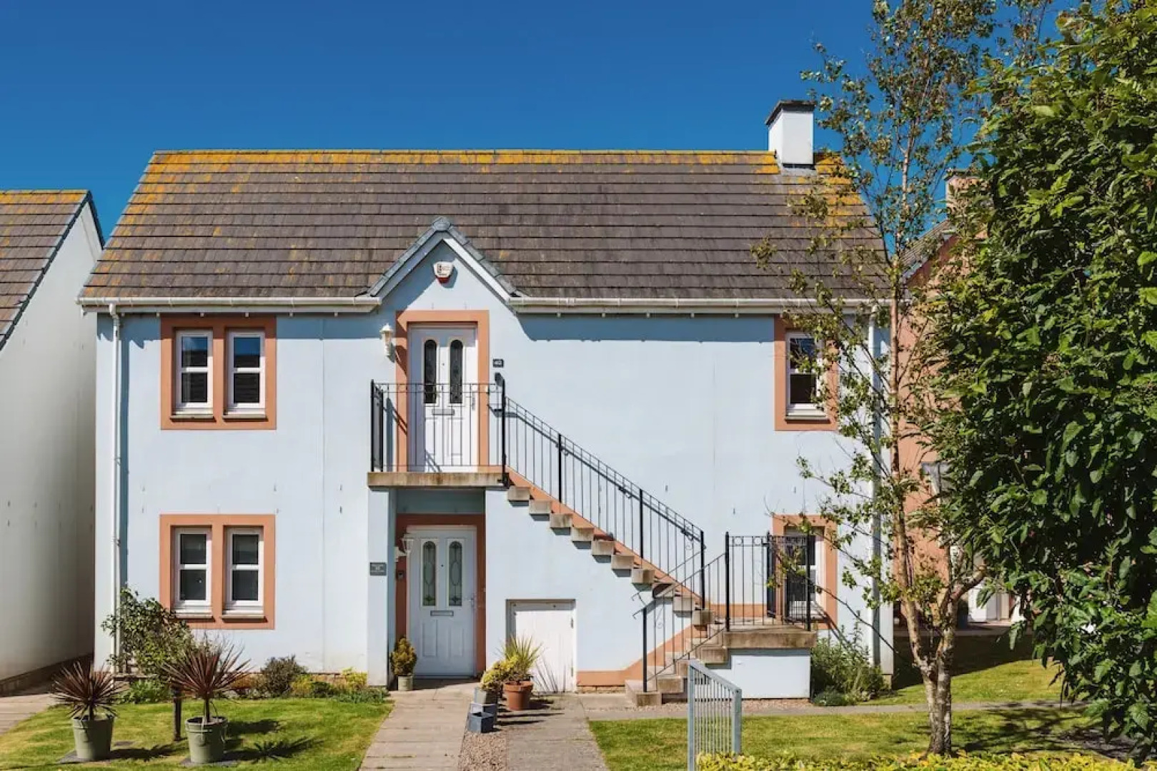 Apartment - Sleeps 4, Pet Friendly & Free Parking