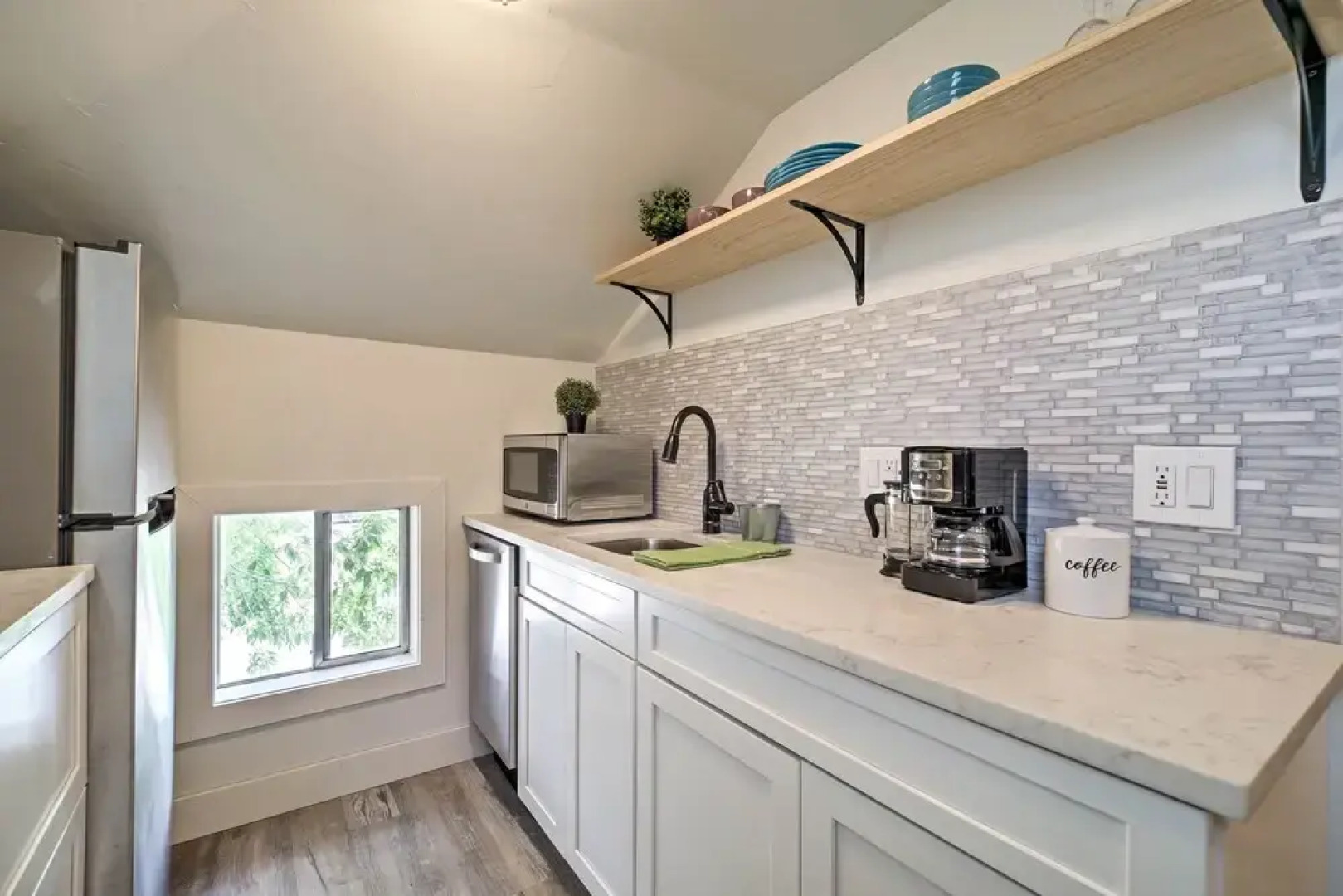 Dtwn Golden Apt < 9 Mi to Red Rocks Amphitheater!