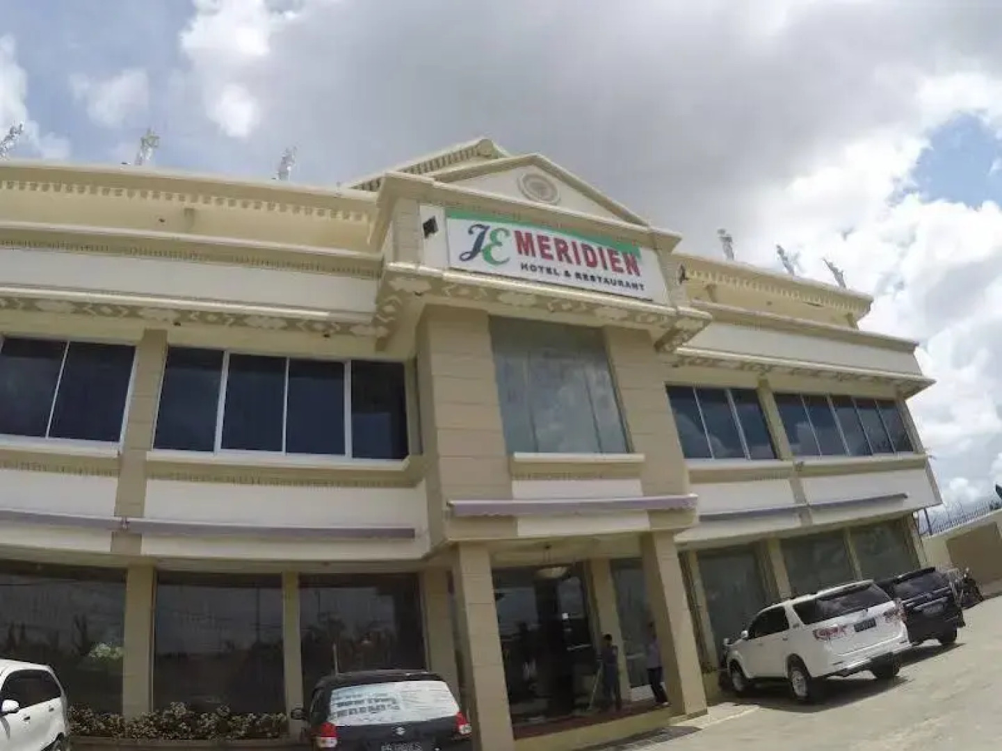 Je Meridien Hotel