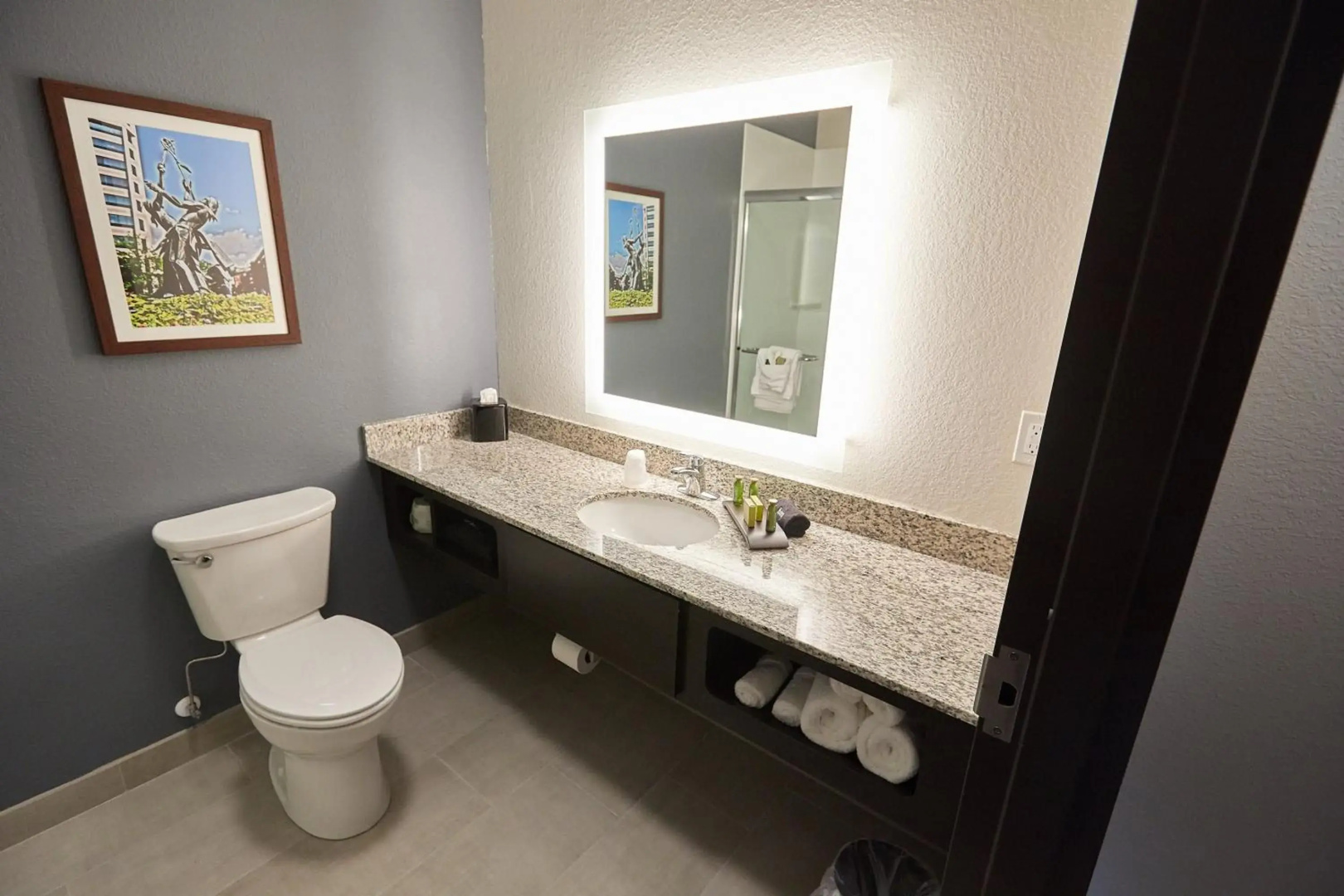 Gundersen Hotel & Suites
