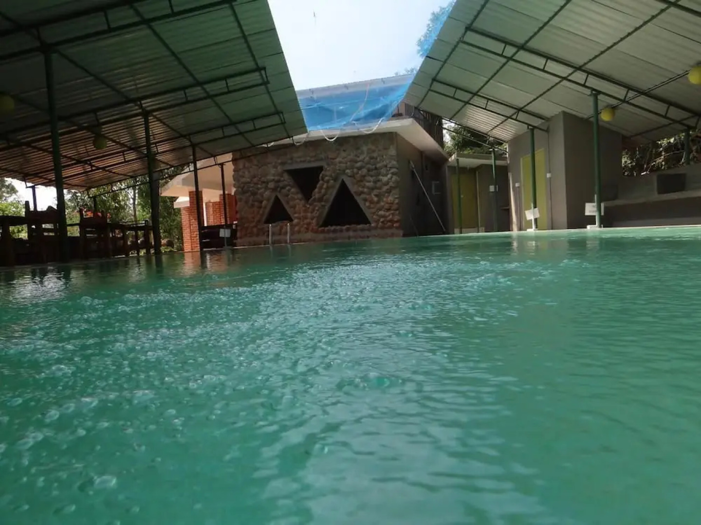 Inn Pondiville Forest Retreat