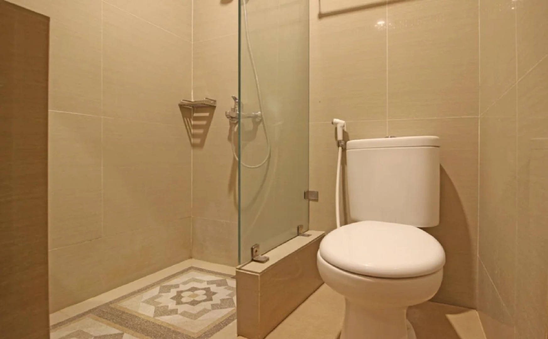 RedDoorz Plus near Solo Square 2