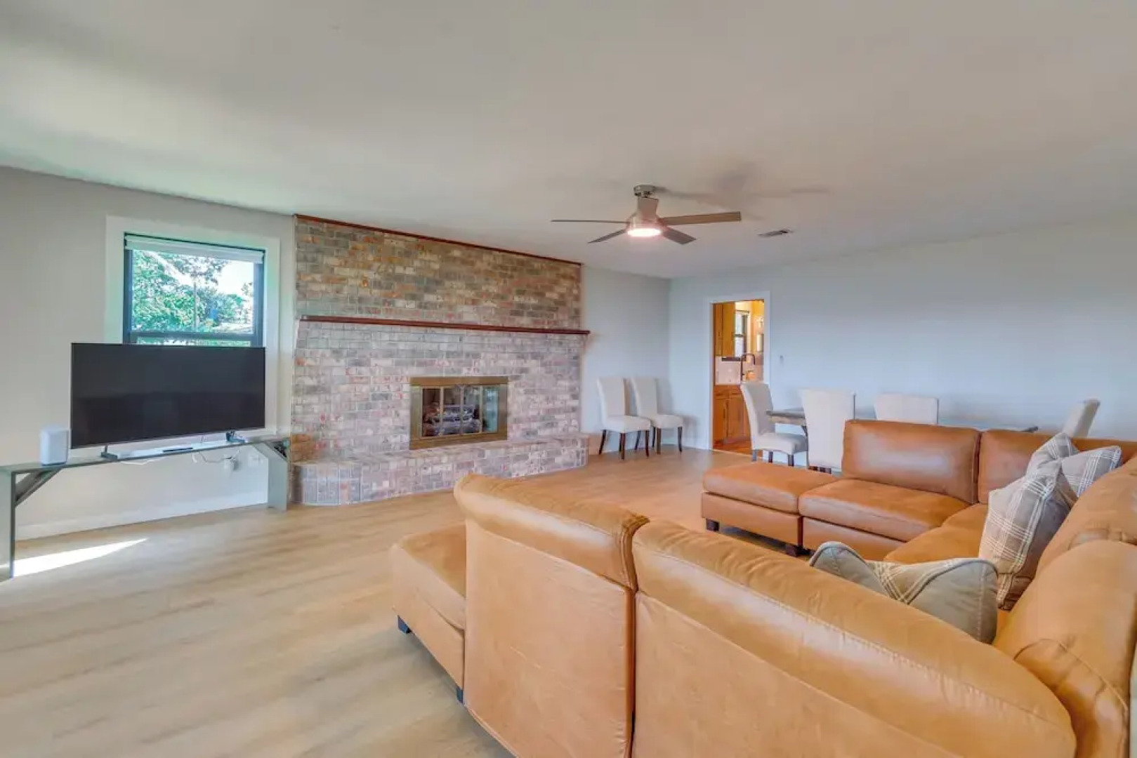 Bayfront Gem: Patio & Fire Pit in Pensacola