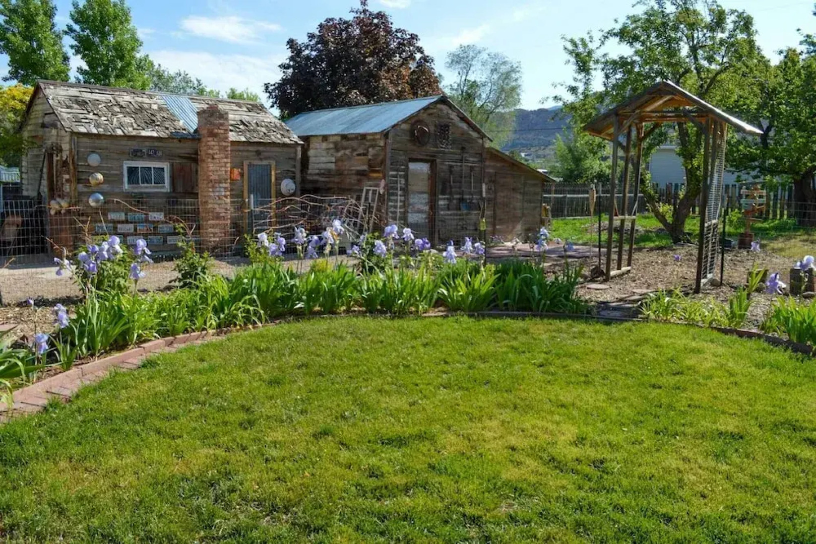 Cozy & Vintage Cedar City Apartment w/ Fire Pit!