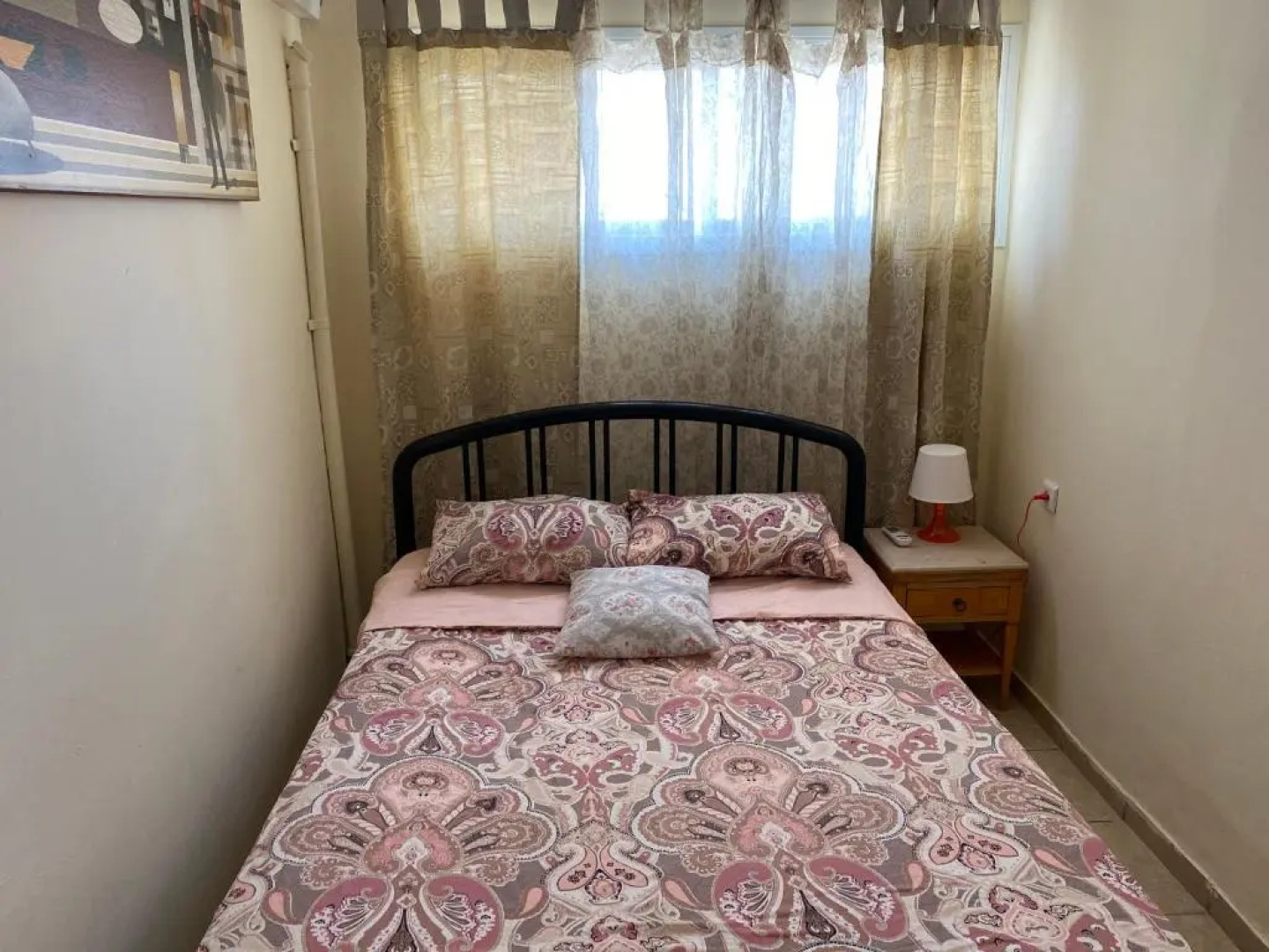 Zimmer Dora Dead Sea