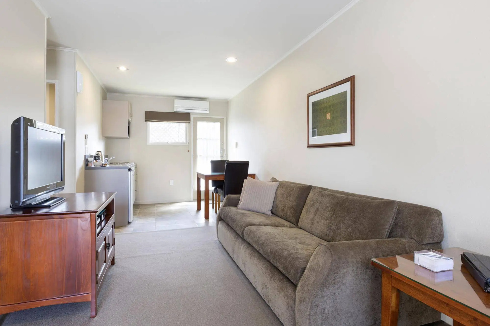 Colonial Court Motor Inn