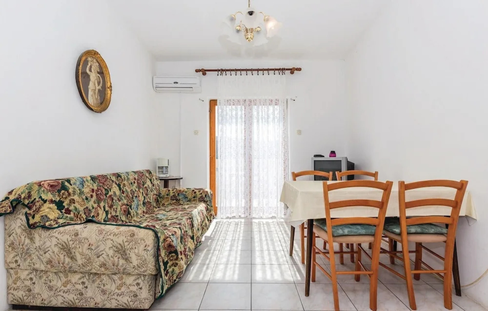 Nice Home in Zubovici With Wifi and 2 Bedrooms