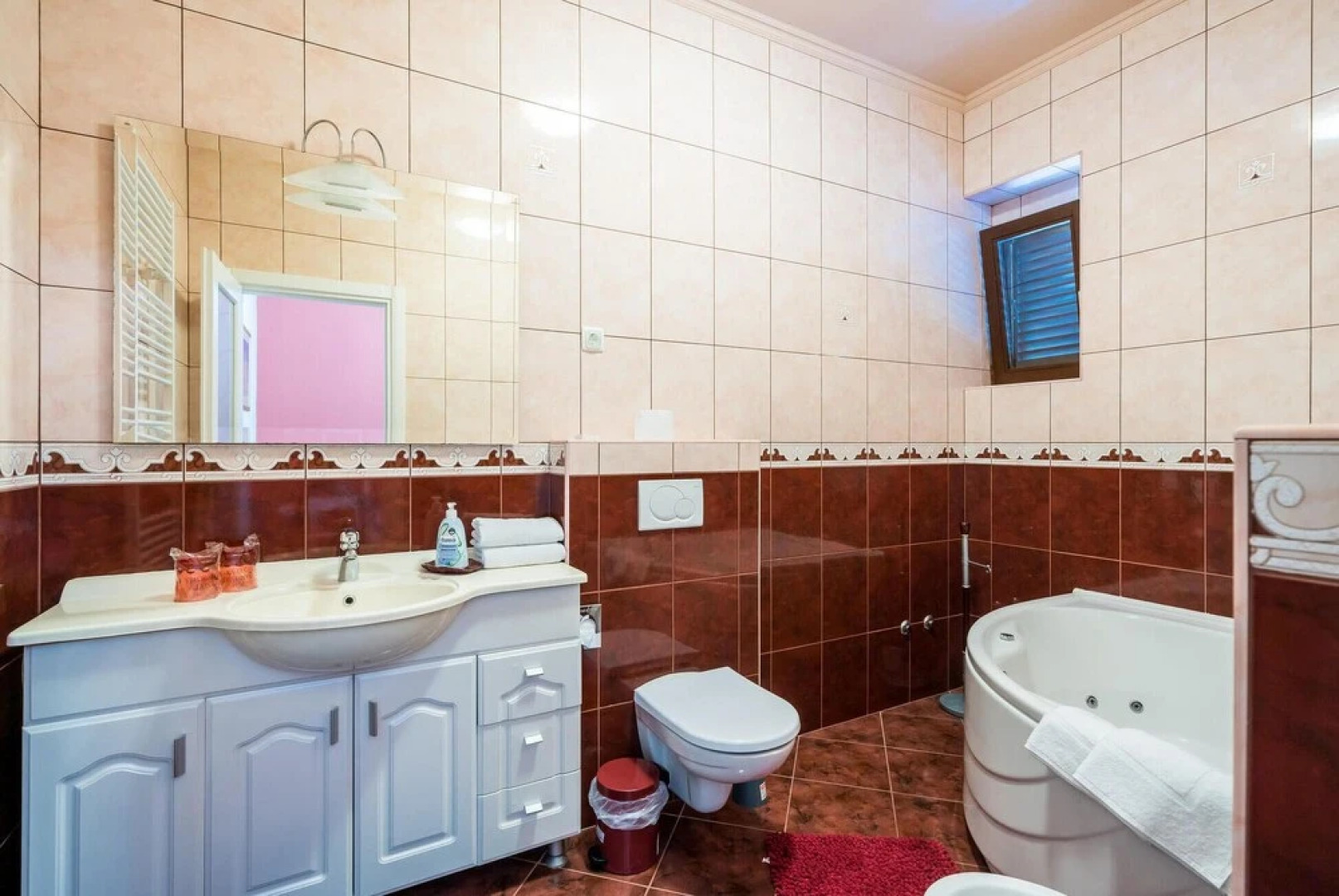 Awesome Home in Gruda with Outdoor Swimming Pool, Hot Tub & 4 Bedrooms