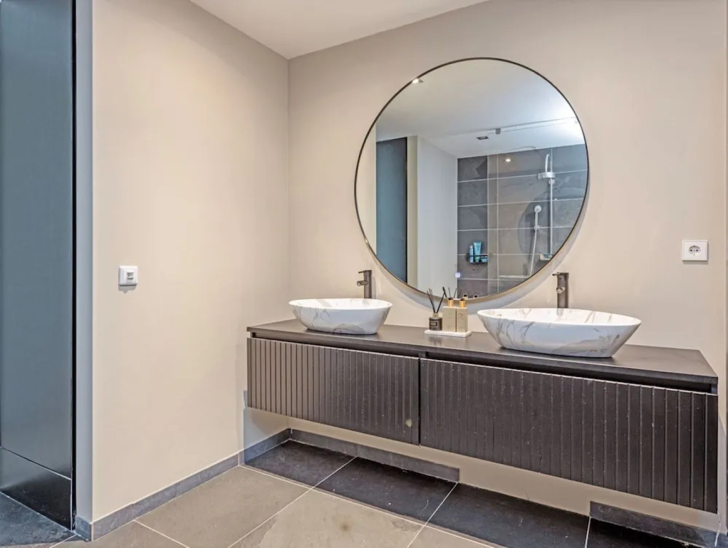 Wellness Villa on the Water Near Harderwijk