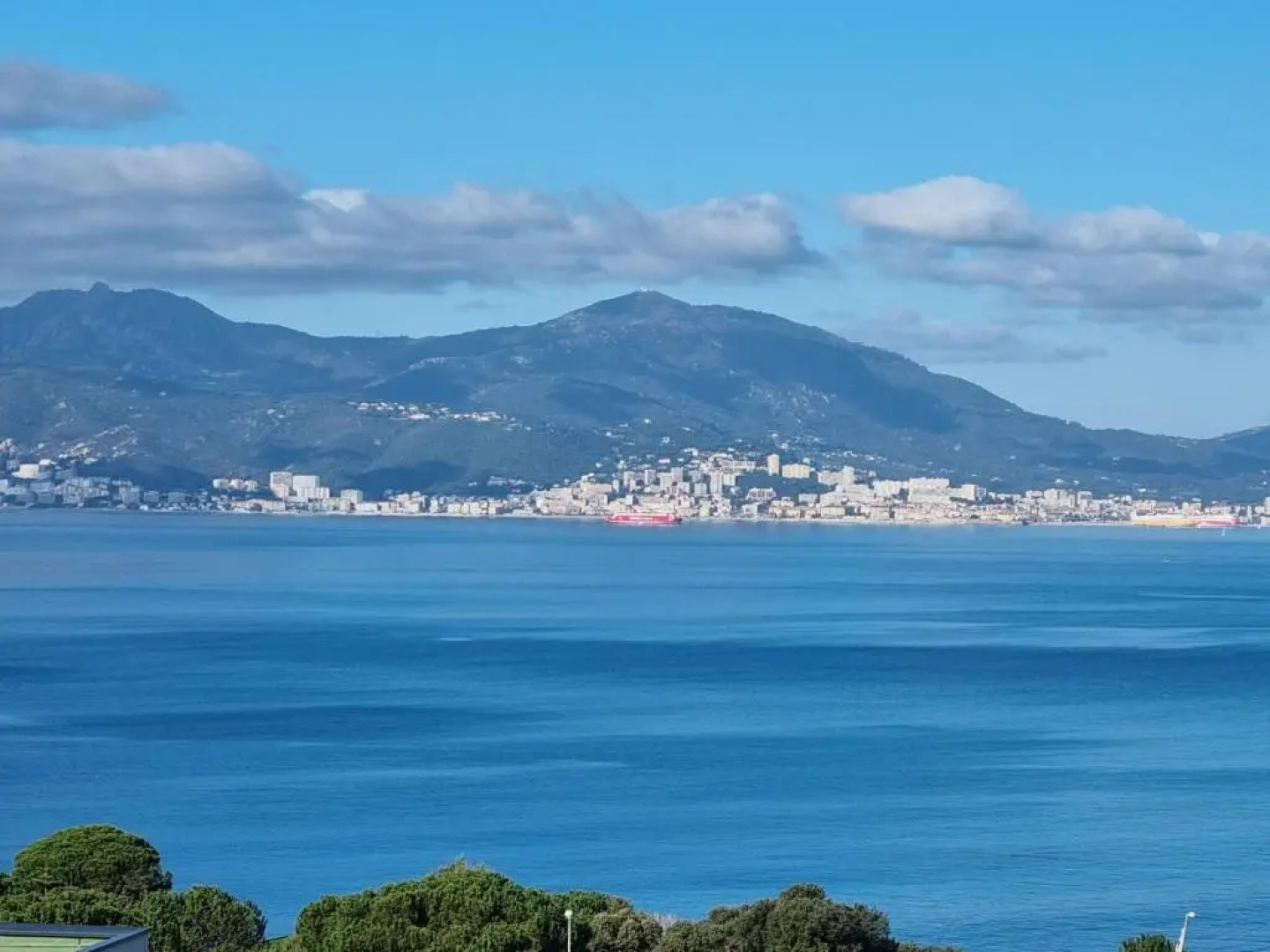 Superbe appartement T3 face mer baie Ajaccio