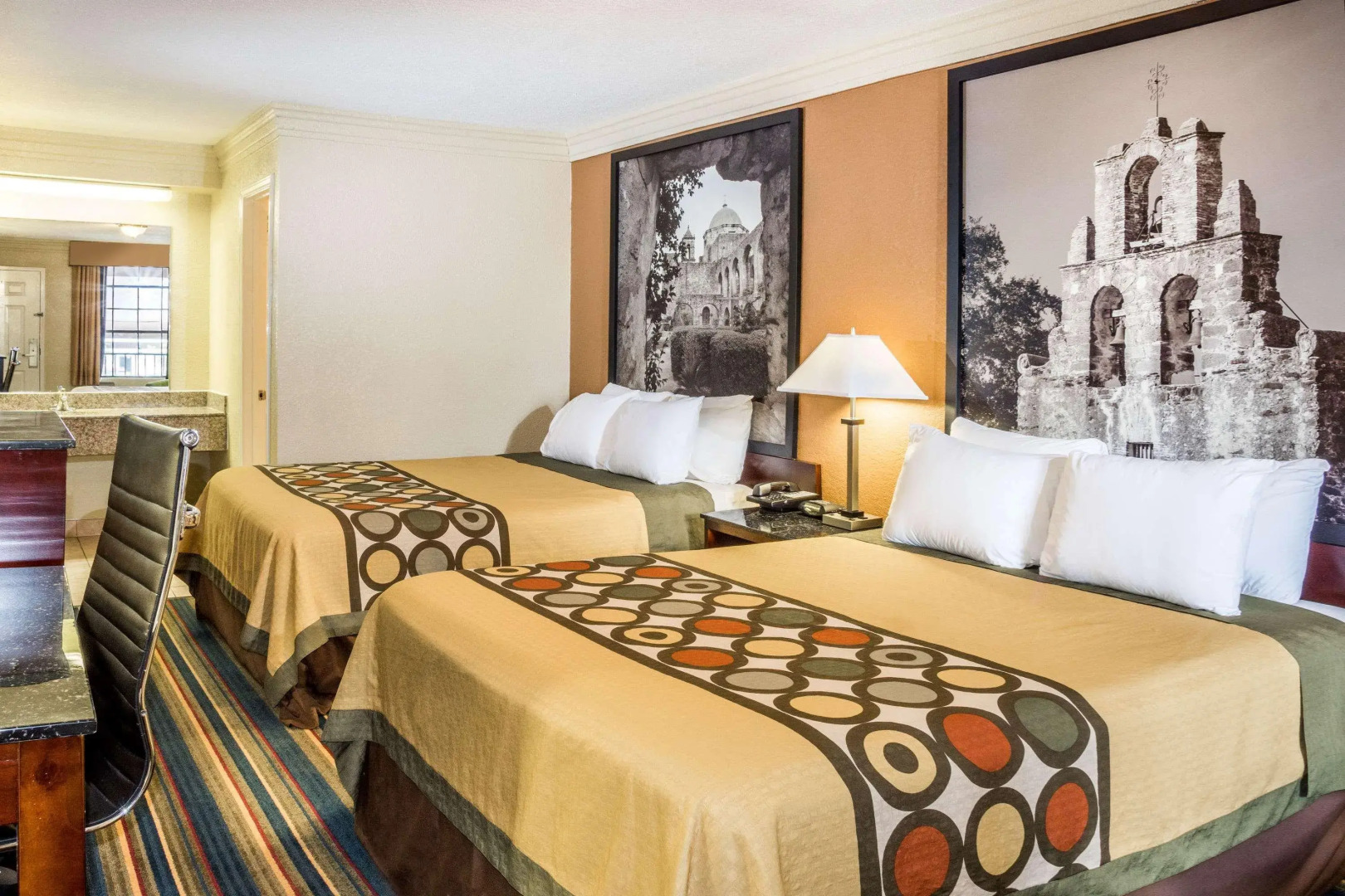 Express Inn & Suites