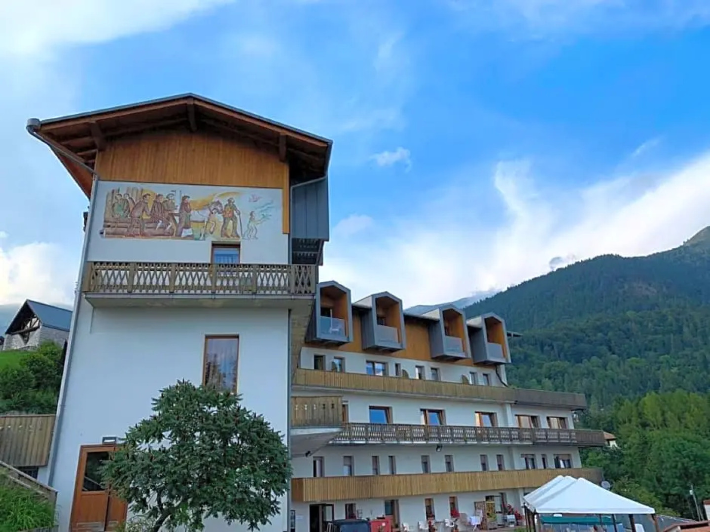 Albergo Croce d'Aune