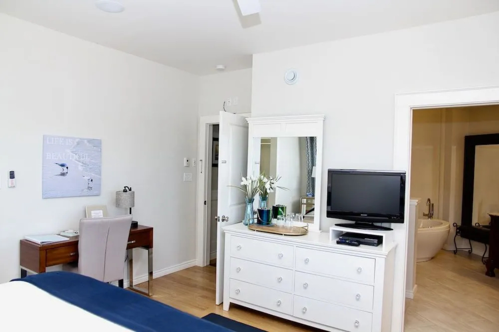 The Lake House Bed & Breakfast