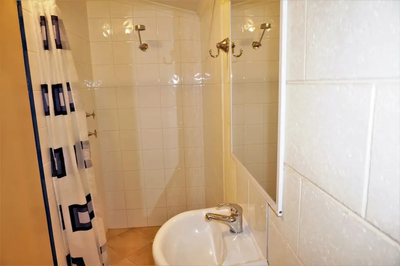 Osprey Holiday Village Unit 110 - Wake Up To the Birds in Your 4 Poster Bed with a View