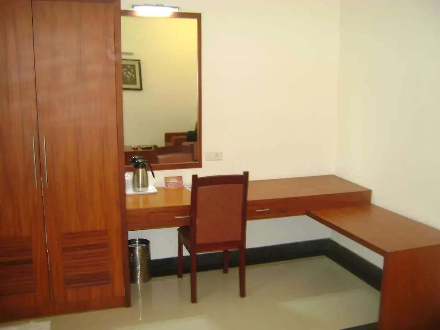 Hotel Marina Residency