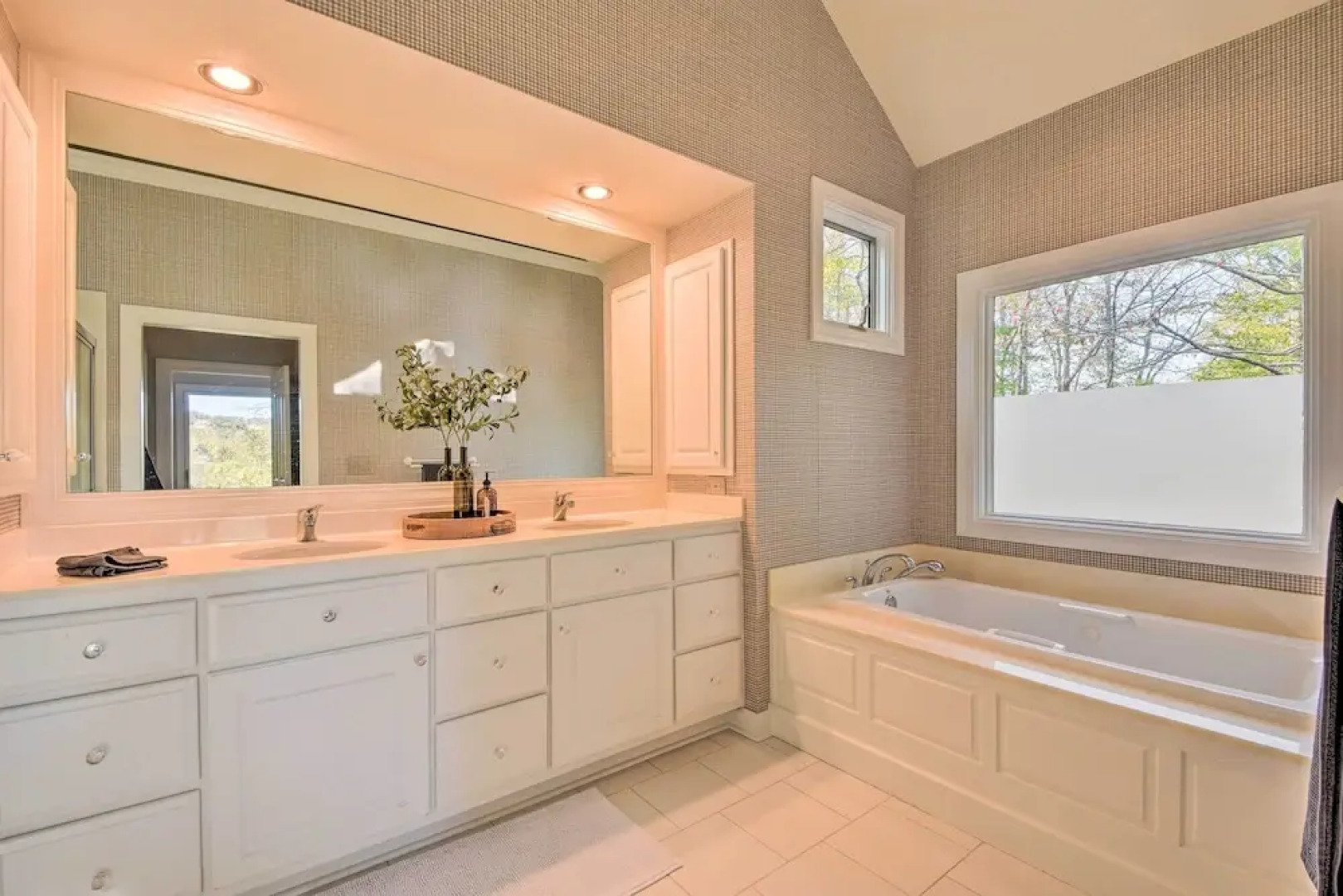 Luxe Big Canoe Resort Home w/ 3 Decks & Mtn Views!