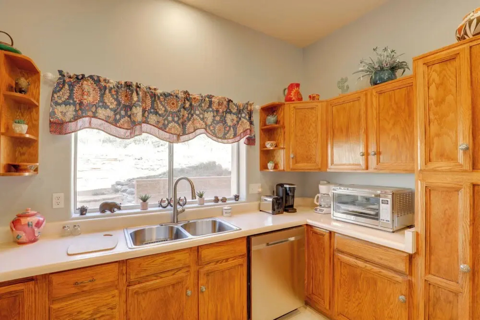 Desert Gem w/ Patio + Grill, Near Oracle St. Park!