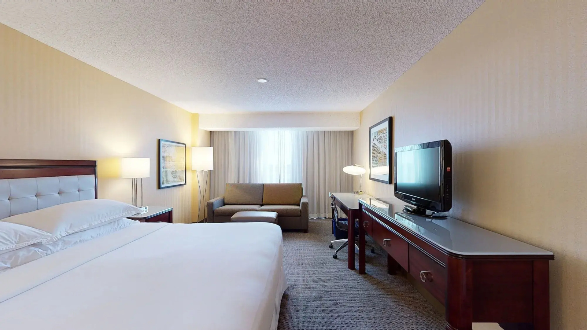 Sheraton West Des Moines Hotel