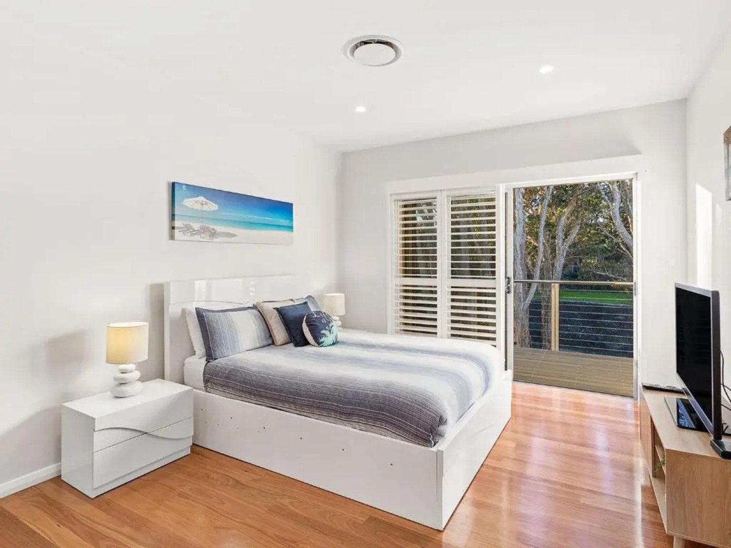 Boulder Bay Rd 2/2 - Fingal Bay