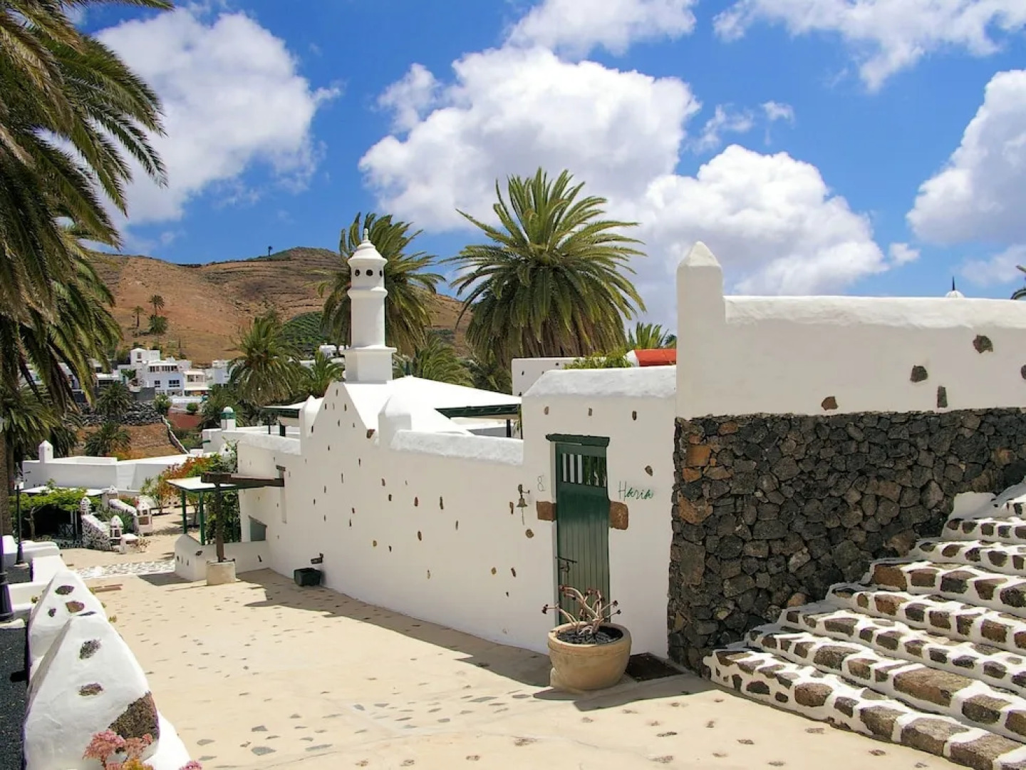 Comfortable Villa in Haría With Swimming Pool