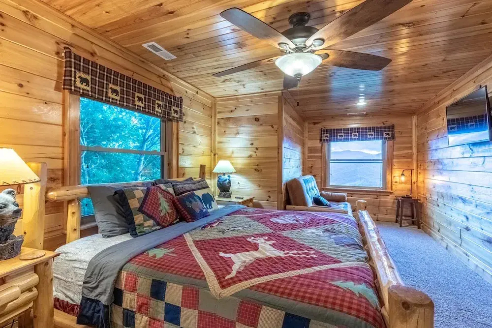 Luxury 4200 Sqft Log Cabin on 50 Acres Sleeps 16