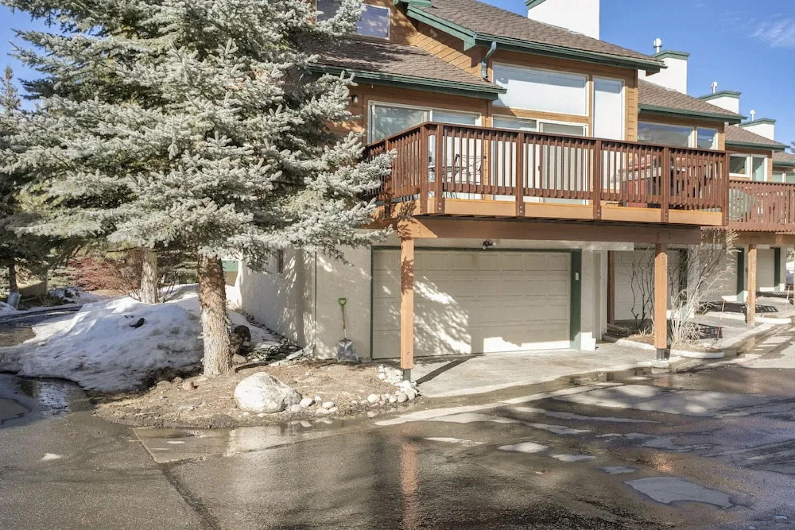 1060 Imperial Condo by RedAwning