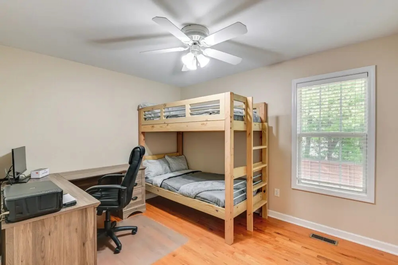 Cozy Hermitage Home w/ Deck: 11 Mi to Nashville!