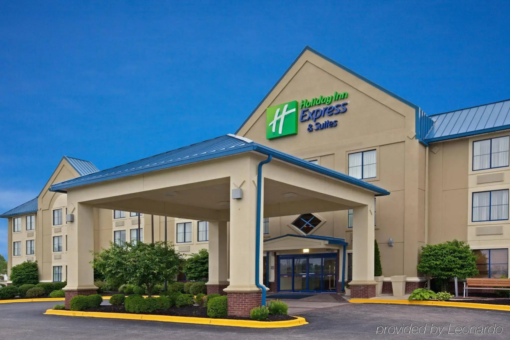 Holiday Inn Express & Suites Scottsburg by IHG