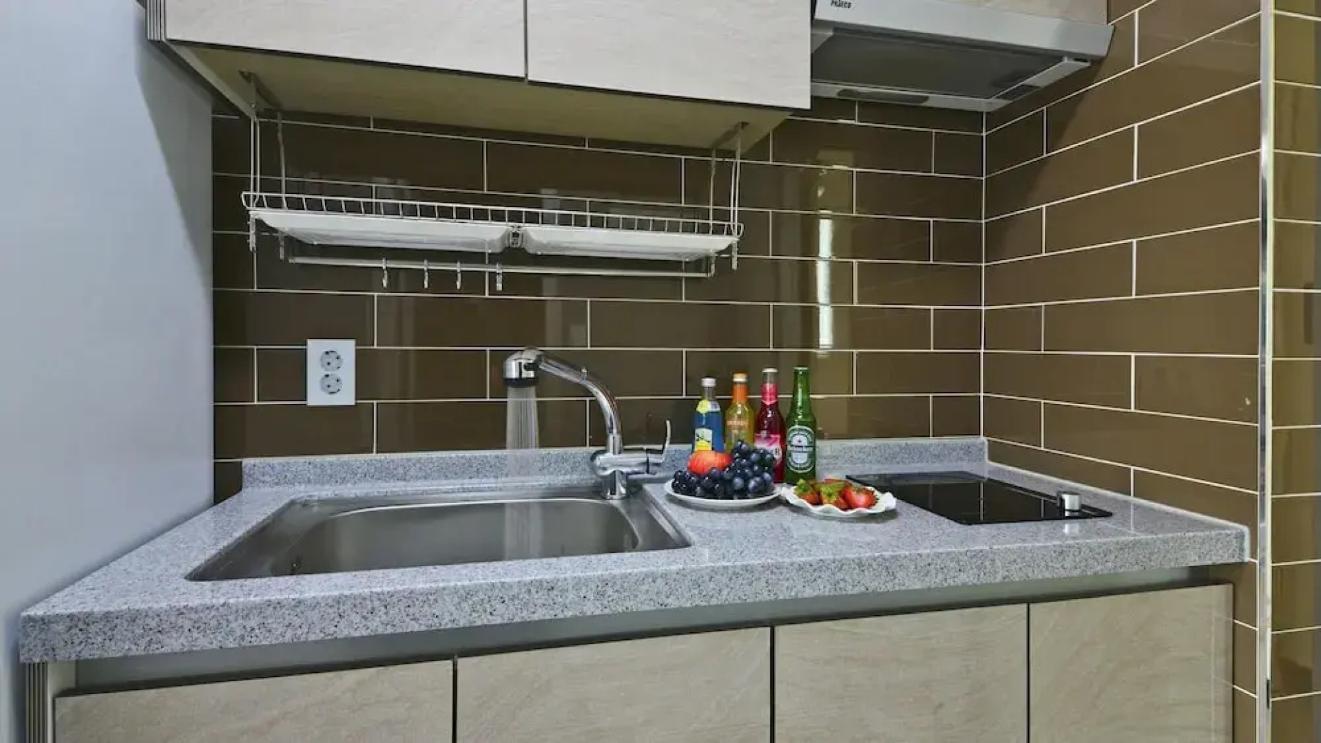 Janghohang J Story Spa Pension