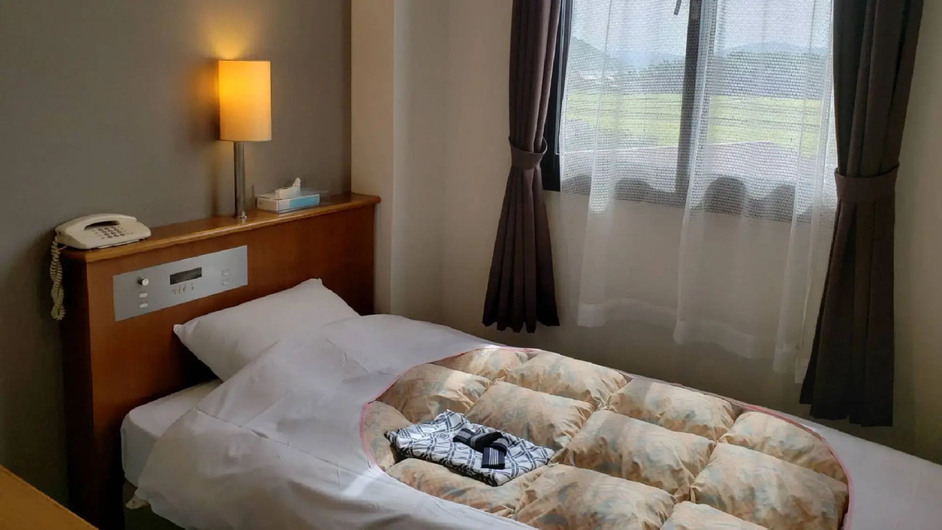 Business Hotel Shell