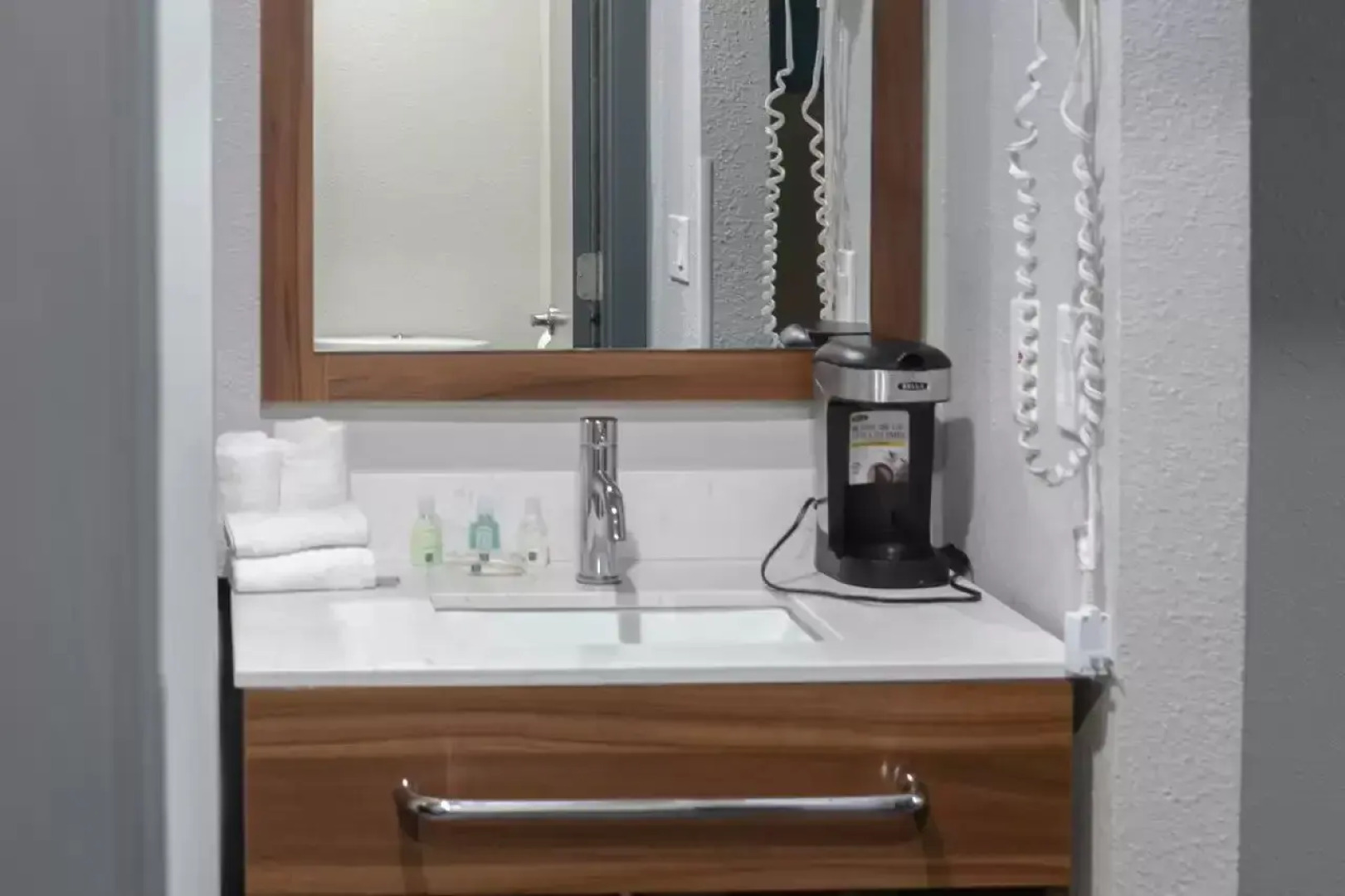 Howard Johnson by Wyndham Portland Airport