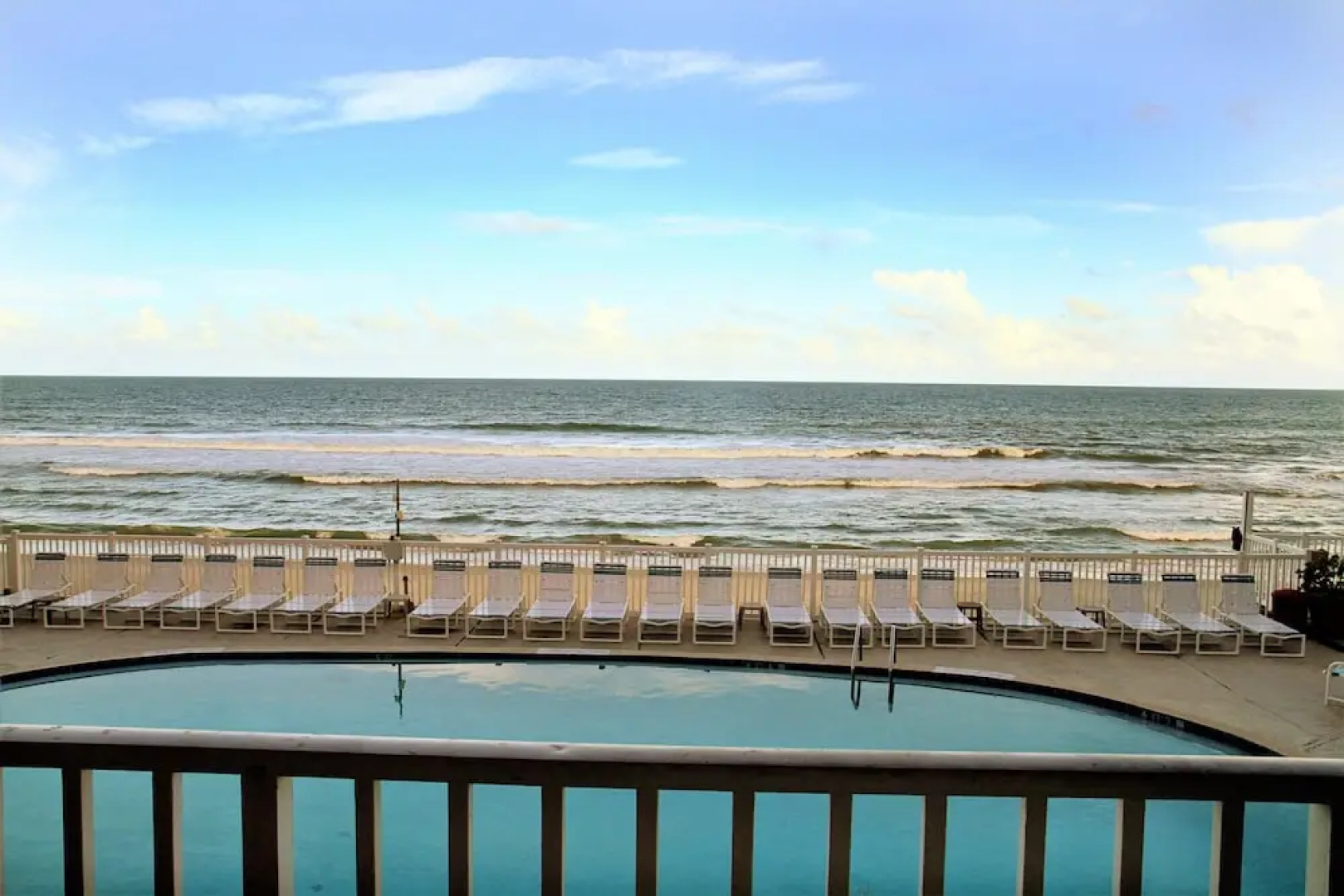 Paradise Beach Club by Happy Palm Stays