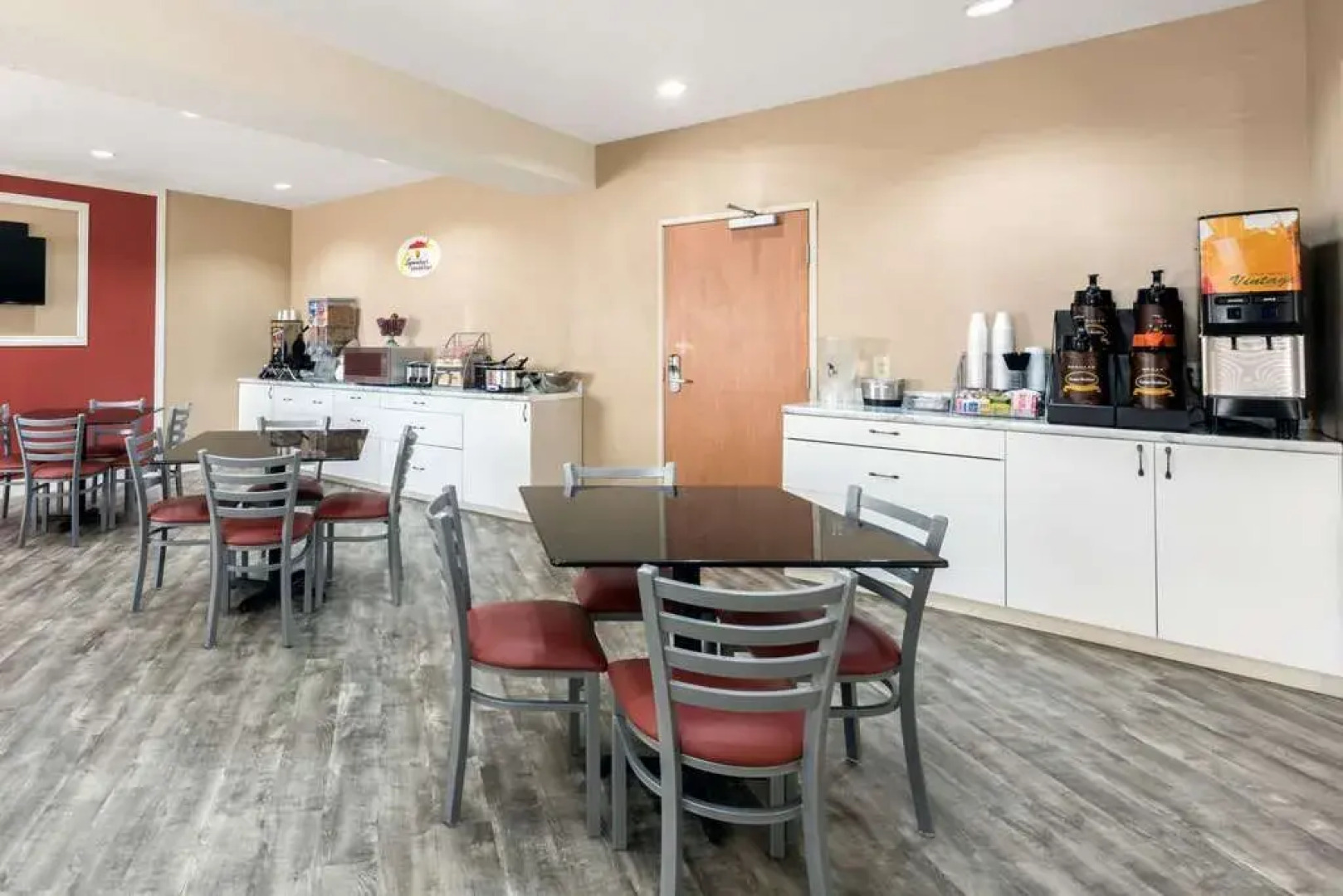 Super 8 Blue Springs