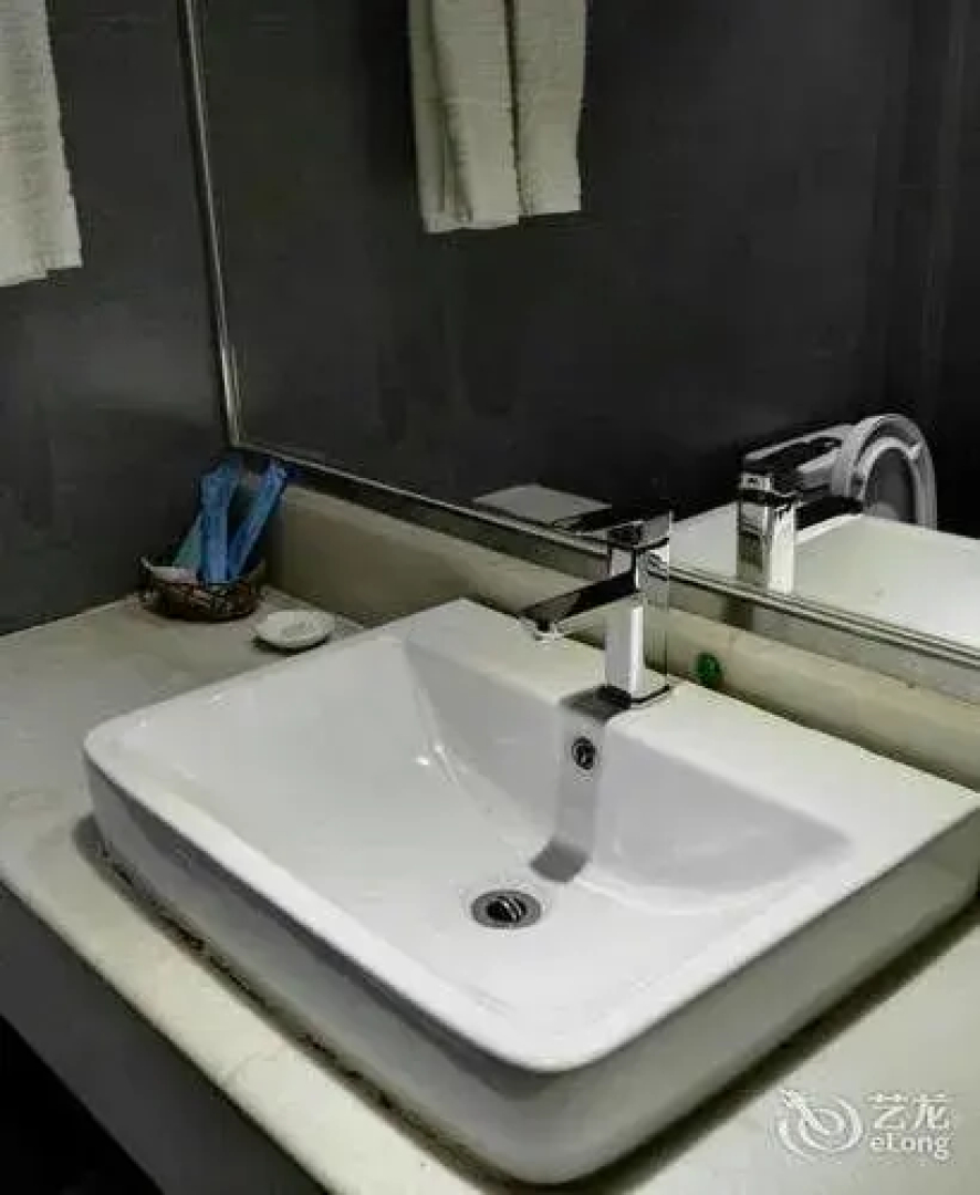 岳阳新中讯商务酒店