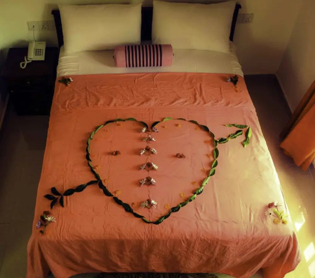 Yoho Toppass Breeze Hotel