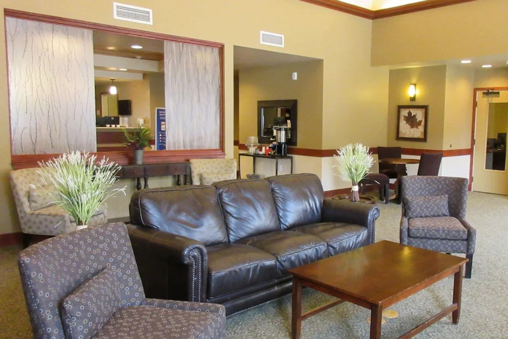 Clarion Hotel & Suites Williston