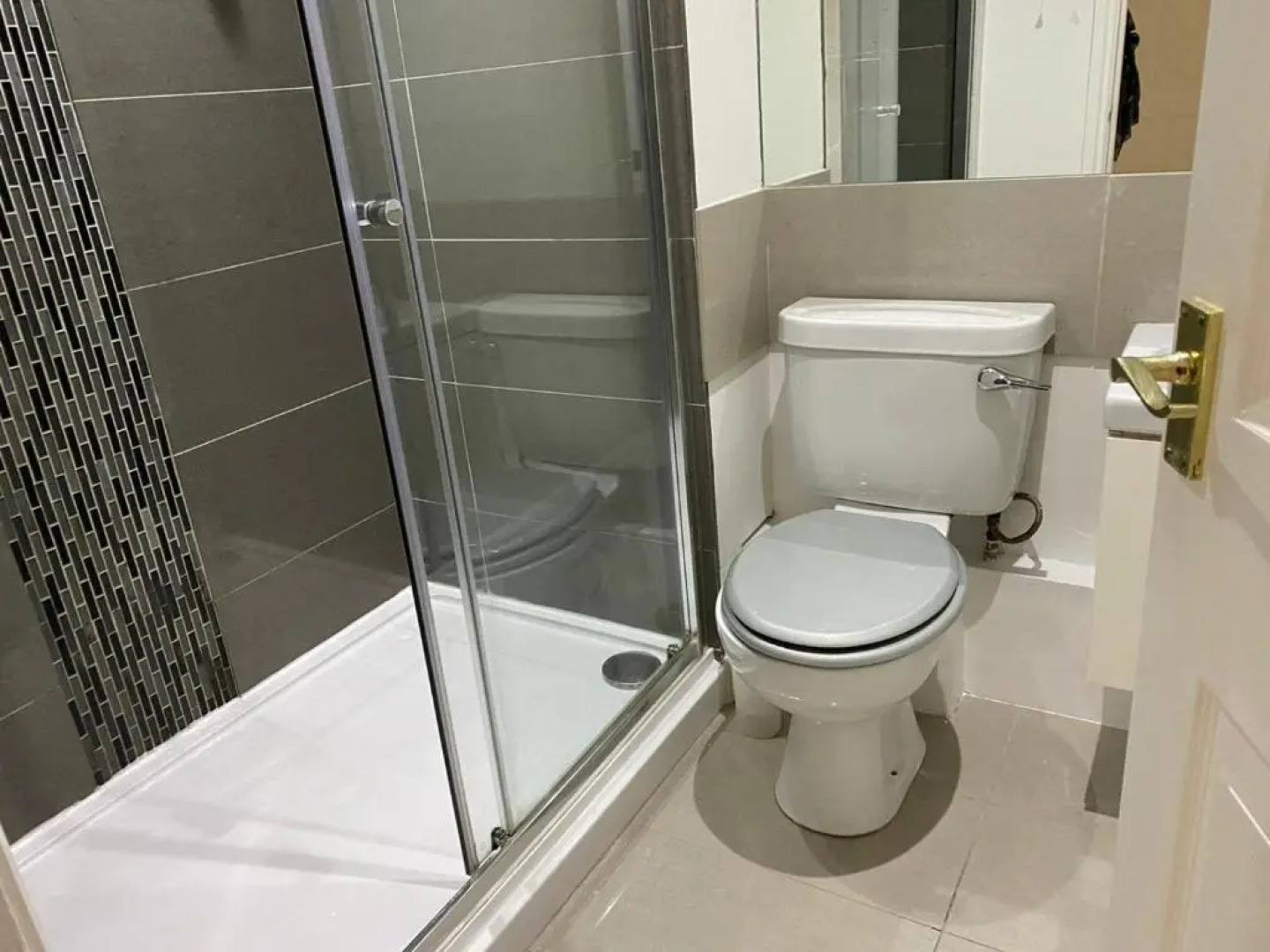 Penthouse Waterfront Apartment - St Neots