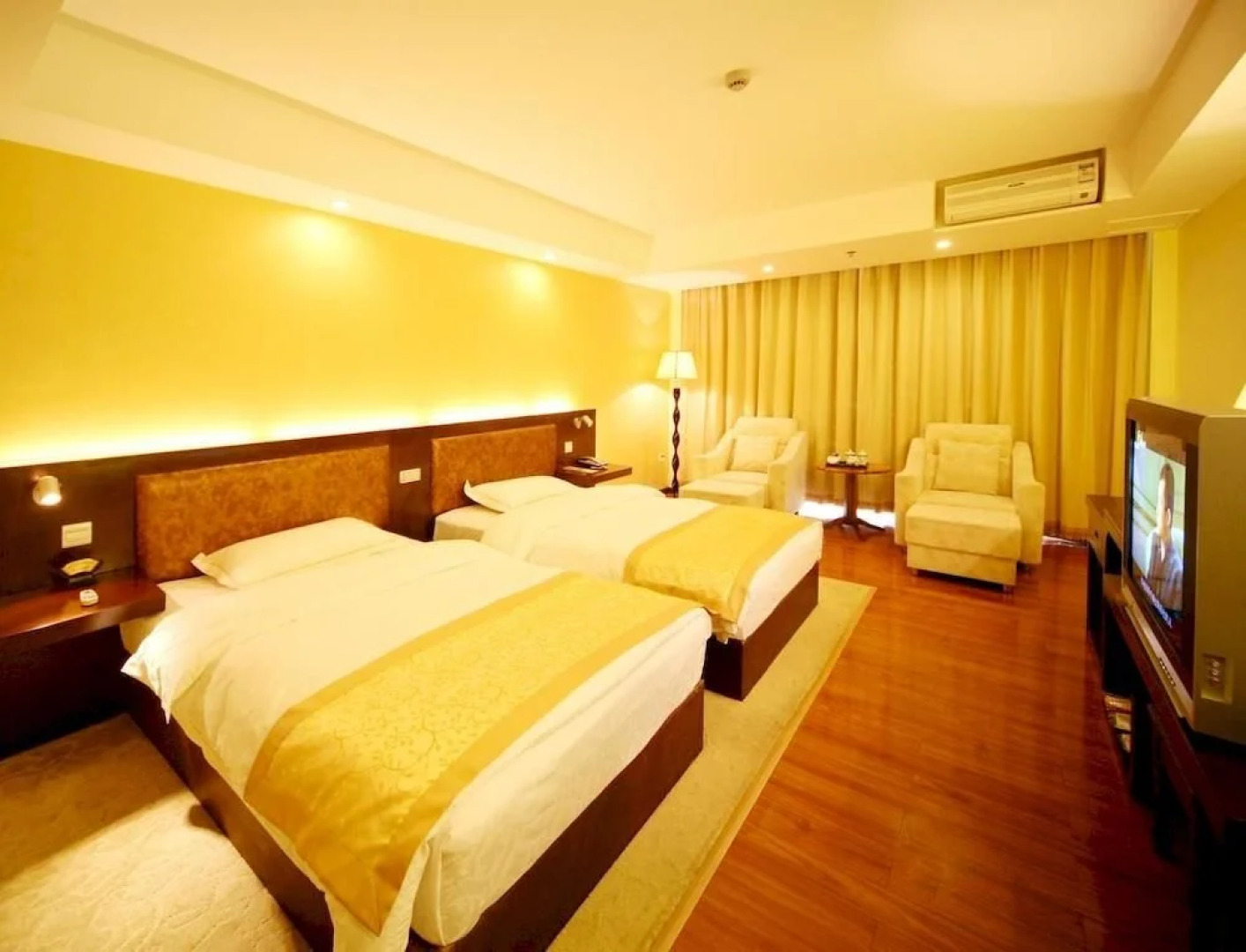 Tengchong Shun Xing Business Hotel
