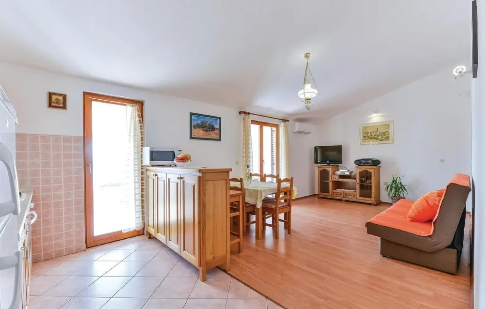 Nice Home in Kustici With Wifi and 2 Bedrooms