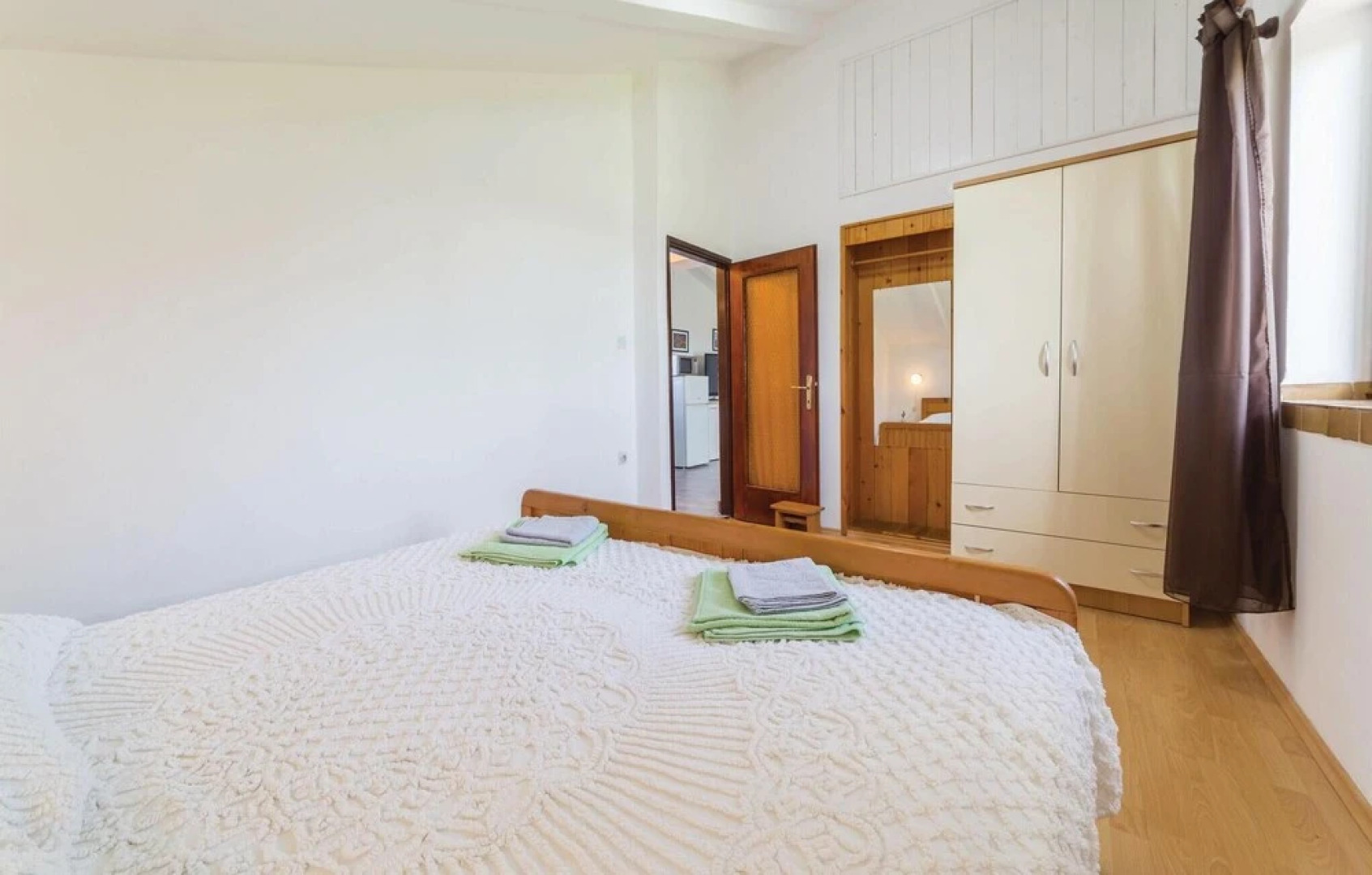 Awesome Home in Tar With Wifi and 3 Bedrooms